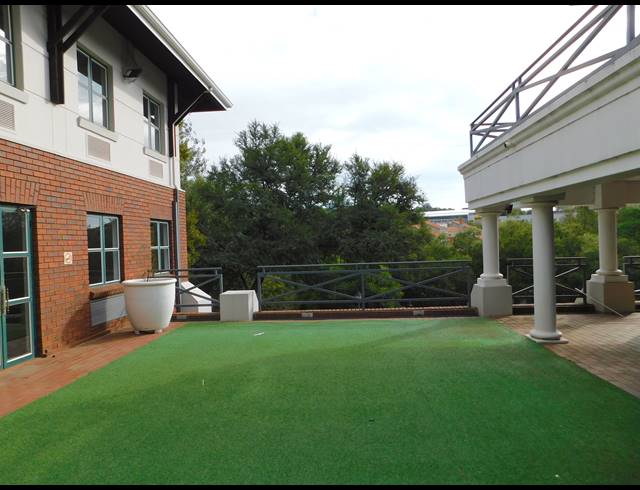 1,049M² OFFICE TO LET IN HYDE PARK